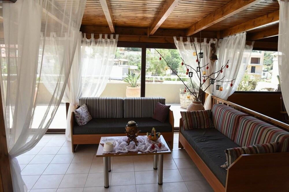 Dora Apartments Agia Pelagia  Exterior photo